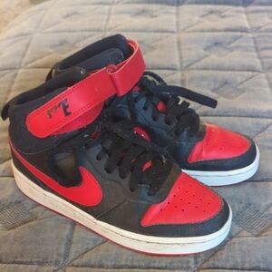 Nike Court Borough Mid 2, Big Kids size